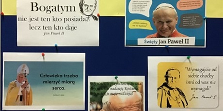 Powiększ grafikę: Zdjęcia i cytaty Jana Pawła II