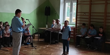 Powiększ grafikę: Kto Ty jesteś.