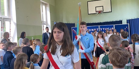 Powiększ grafikę: Poczet sztandarowy.