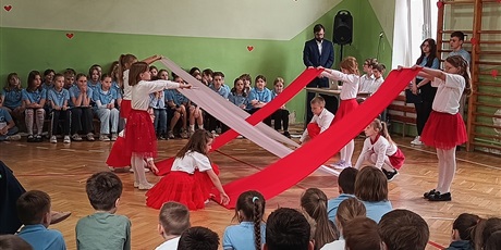 Powiększ grafikę: Klasa 1a w układzie tanecznym.