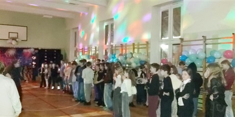 Powiększ grafikę: Dyskoteka walentynkowa.