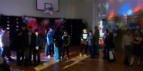 Powiększ grafikę: Taniec.