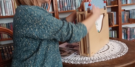 Powiększ grafikę: Teatrzyk Kamishibai.
