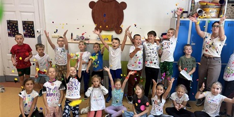 Powiększ grafikę: Klasa 3 w Dniu Kropki.