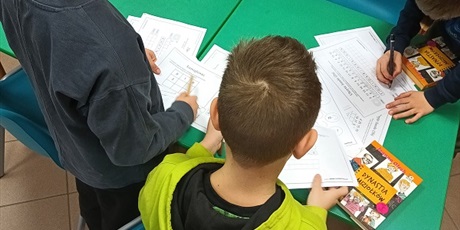Powiększ grafikę: Zadania matematyczne.