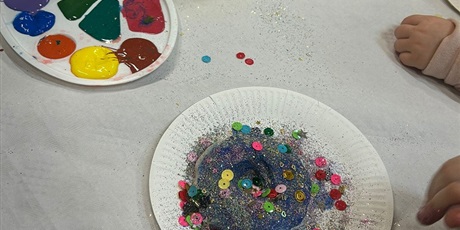 Powiększ grafikę: Brokatowe prace.