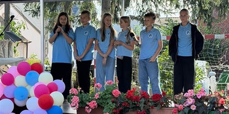Powiększ grafikę: Występ uczniów.