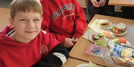 Powiększ grafikę: Kanapki w 2a.