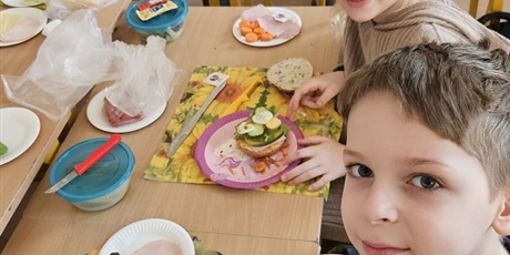 Powiększ grafikę: Kanapki.