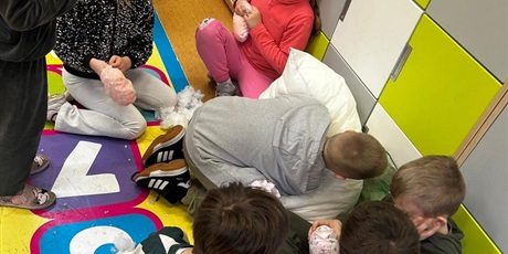 Powiększ grafikę: Wypełnianie pisanek.