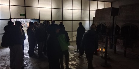 Powiększ grafikę: Zwiedzanie obozu.