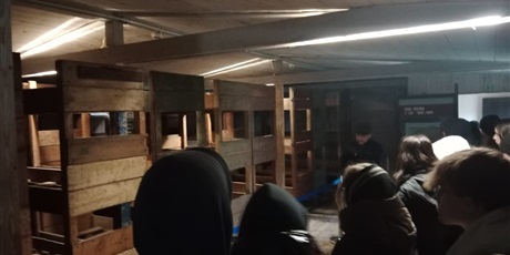 Powiększ grafikę: Prycze dla więźniów.