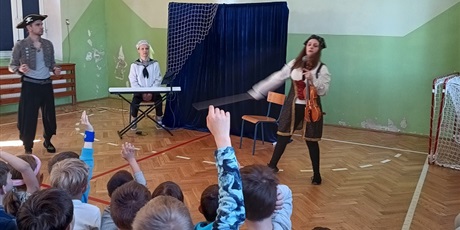 Powiększ grafikę: Odgadywanie zagadek.