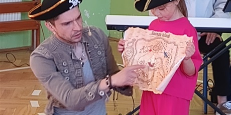Powiększ grafikę: Szukanie trasy.