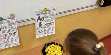 Powiększ grafikę: Smakowanie i rozwiązywanie.