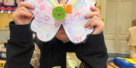 Powiększ grafikę: M jak motyl.
