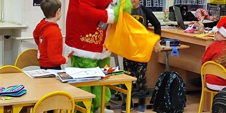 Powiększ grafikę: Odwiedziny Grincha.