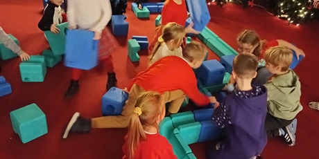 Powiększ grafikę: Budowanie toru.