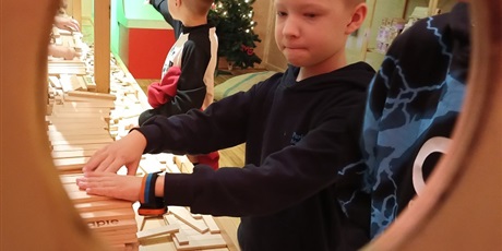 Powiększ grafikę: Most z klocków.