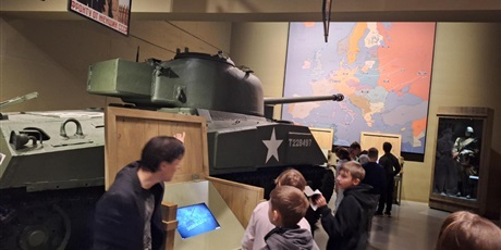 Powiększ grafikę: Słuchanie wykładu.