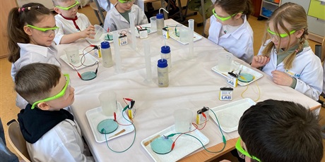 Powiększ grafikę: Doświadczenia.