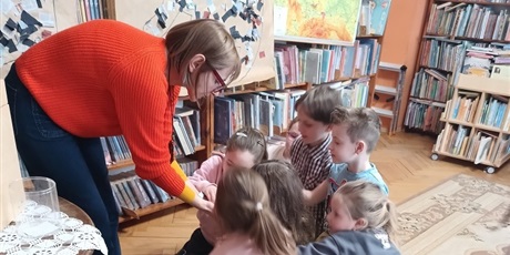 Powiększ grafikę: Oglądanie soli.