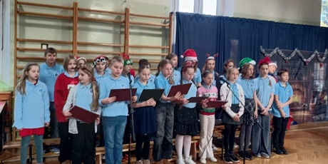 Powiększ grafikę: Ćhór szkolny.