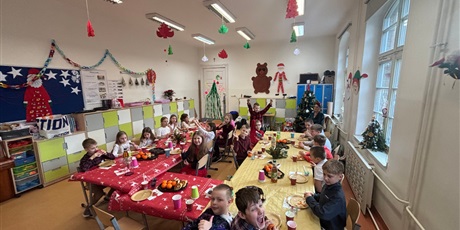 Powiększ grafikę: Wigilie klasowe.