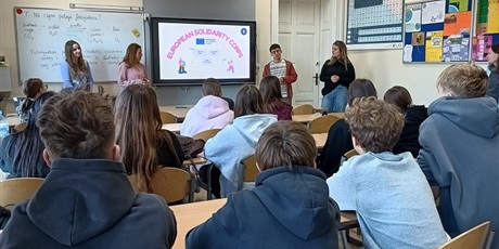 Powiększ grafikę: Prezentacja.