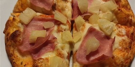 Powiększ grafikę: Pizza hawajska.