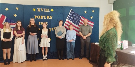 Powiększ grafikę: Wręczenie dyplomów i nagród.