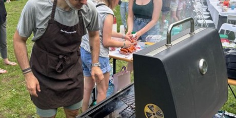 Powiększ grafikę: Gril i poczęstunek.