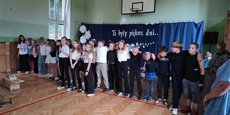 Powiększ grafikę: Piosenki o przyjaźni.