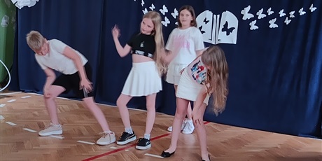 Powiększ grafikę: Układ taneczny klasy 3a.