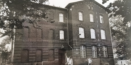 Powiększ grafikę: HISTORIA SZKOŁY